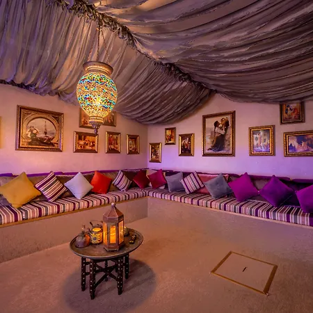 Vuni Palace & Casino & 호텔 5*