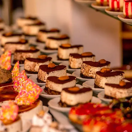 호텔 Vuni Palace & Casino & 5*