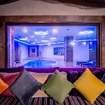 Vuni Palace & Casino & Szálloda 5*