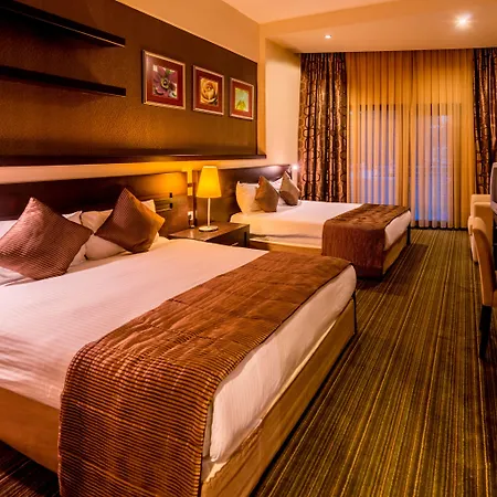 Vuni Palace & Casino & קיירניה