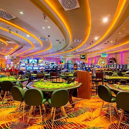 מלון Vuni Palace & Casino & קיירניה