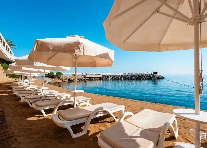 Vuni Palace & Casino & キレニア