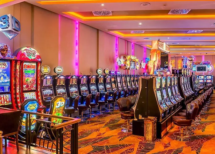 Vuni Palace & Casino & ホテル