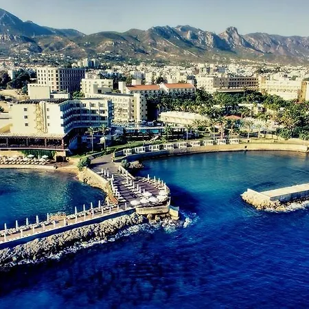 Vuni Palace & Casino & Hotel