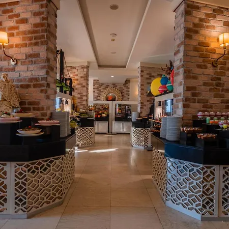 酒店 Vuni Palace & Casino & 凯里尼亚