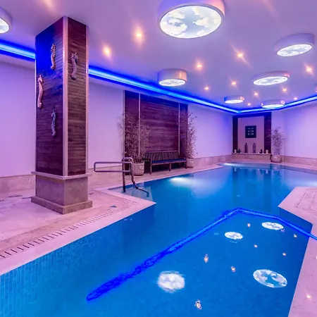 Vuni Palace & Casino & 5* 凯里尼亚