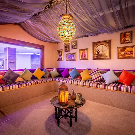 Vuni Palace & Casino &