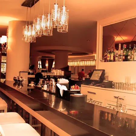 酒店 Vuni Palace & Casino & 凯里尼亚