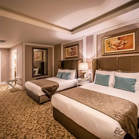 Vuni Palace & Casino & Hotel 5*